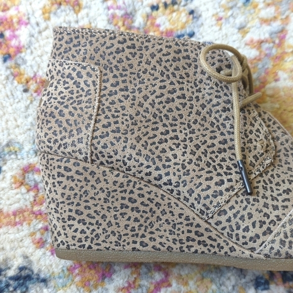 Toms Desert Chic Cheetah Printed Suede Lace Up Wedge Ankle Booties Tan Black 10 - Picture 10 of 16